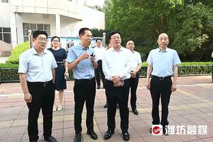 王猛：太阳球员们拿教练的话当放屁 完全没有想好好防守的意思